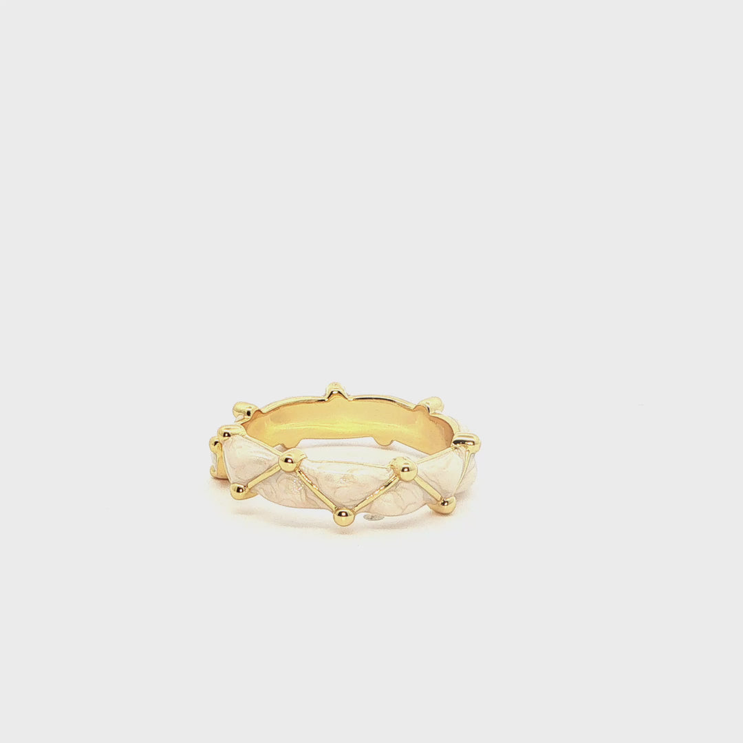 Queen of the Floor Ring